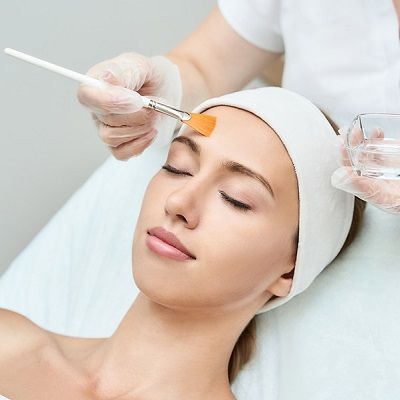 Mandelic Peel in Lahore, Gujranwala & Pakistan Glamorous Clinic
